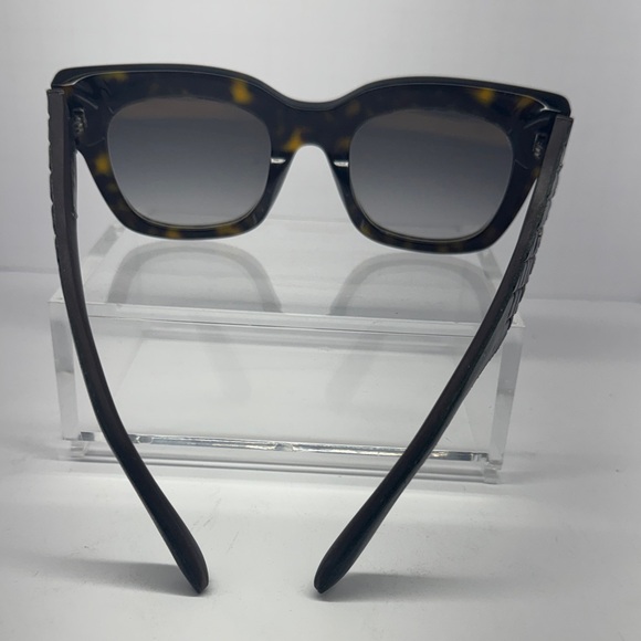 Elegant Tortoise Shell Sunglasses main image 9